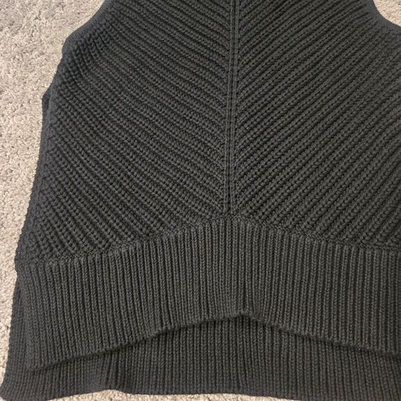 L.L. Bean Signature Sweater Vest Sleeveless Top side slit Black Knit Size Small - Picture 6 of 7